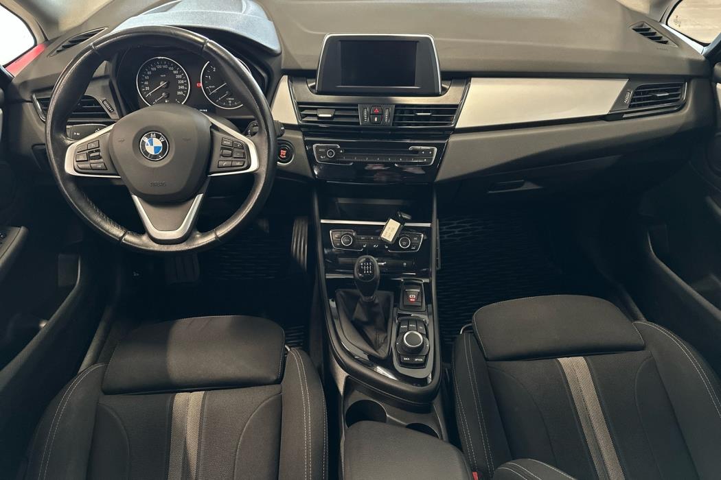 BMW 216 2016
