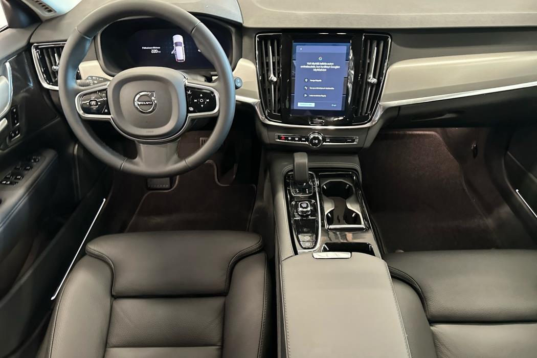 VOLVO V90 2025