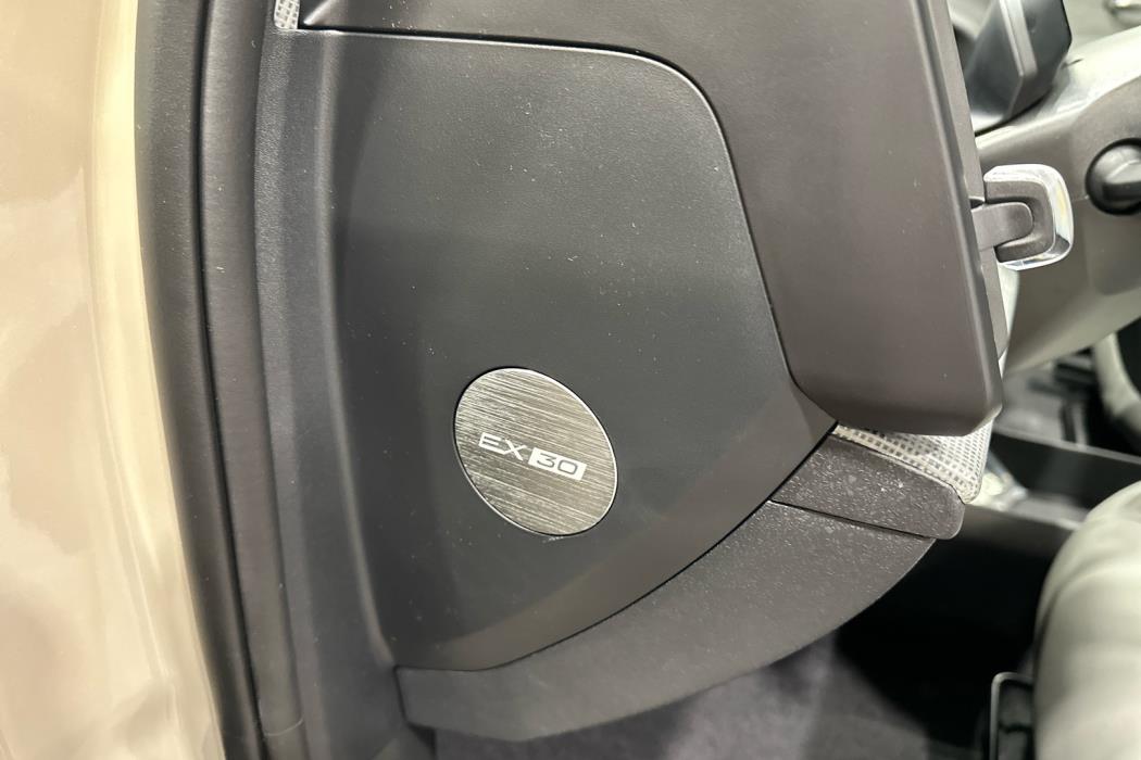 VOLVO EX30 2026