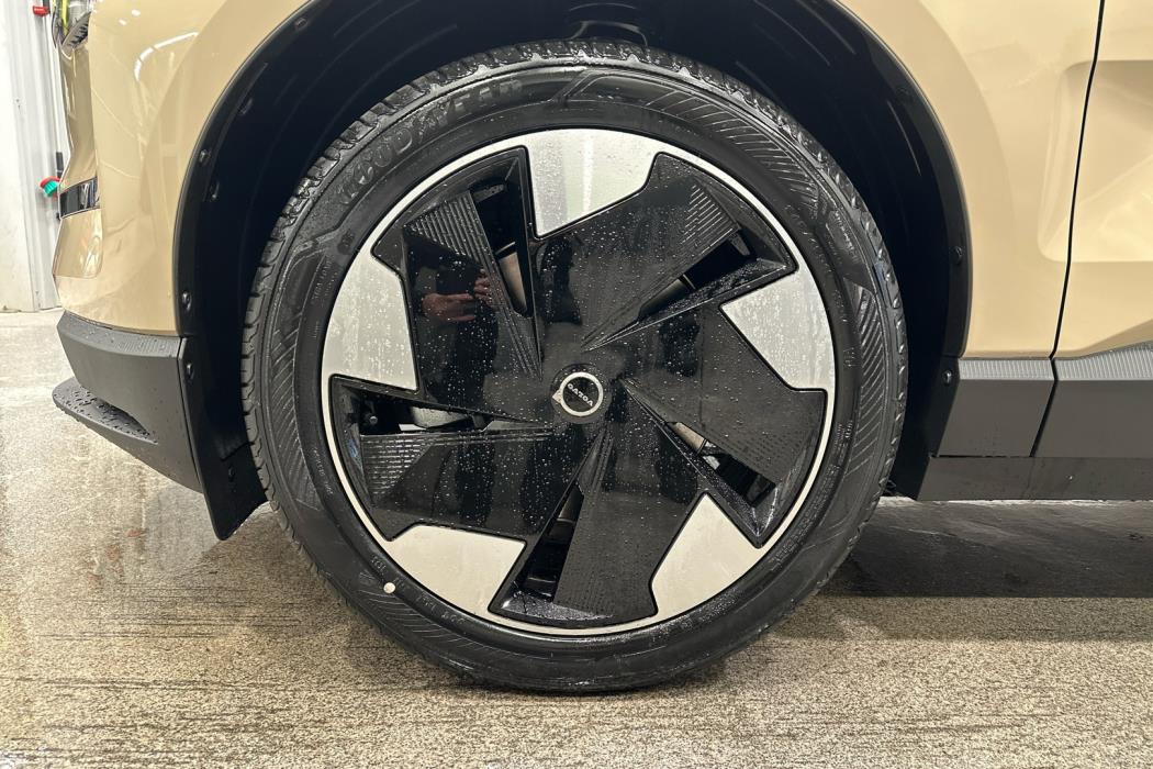 VOLVO EX30 2026