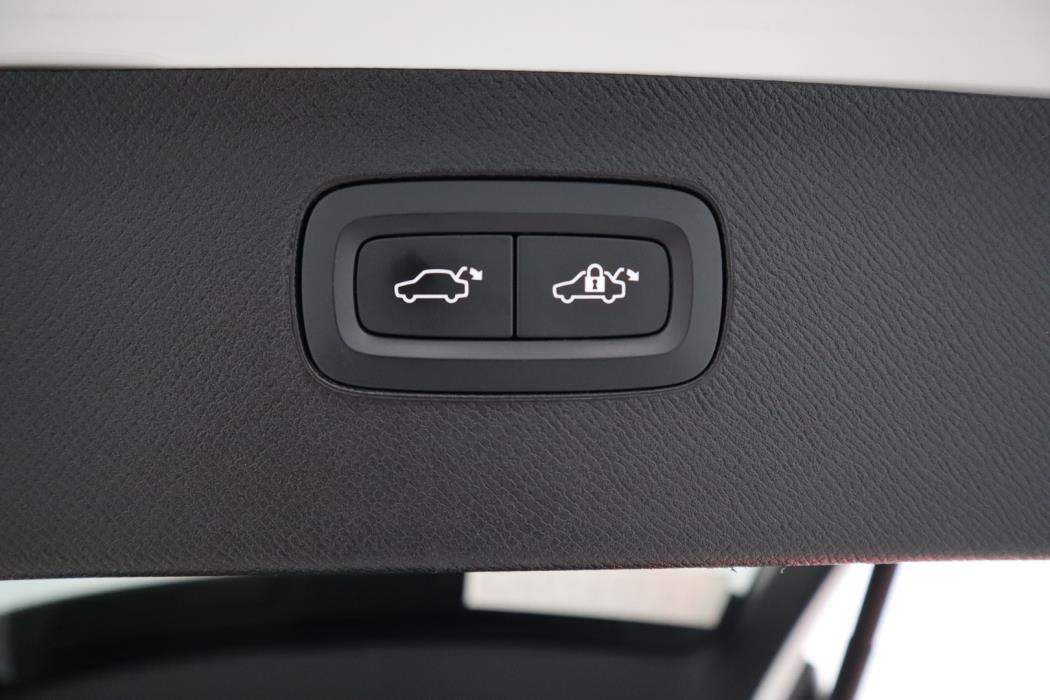 VOLVO XC90 2023