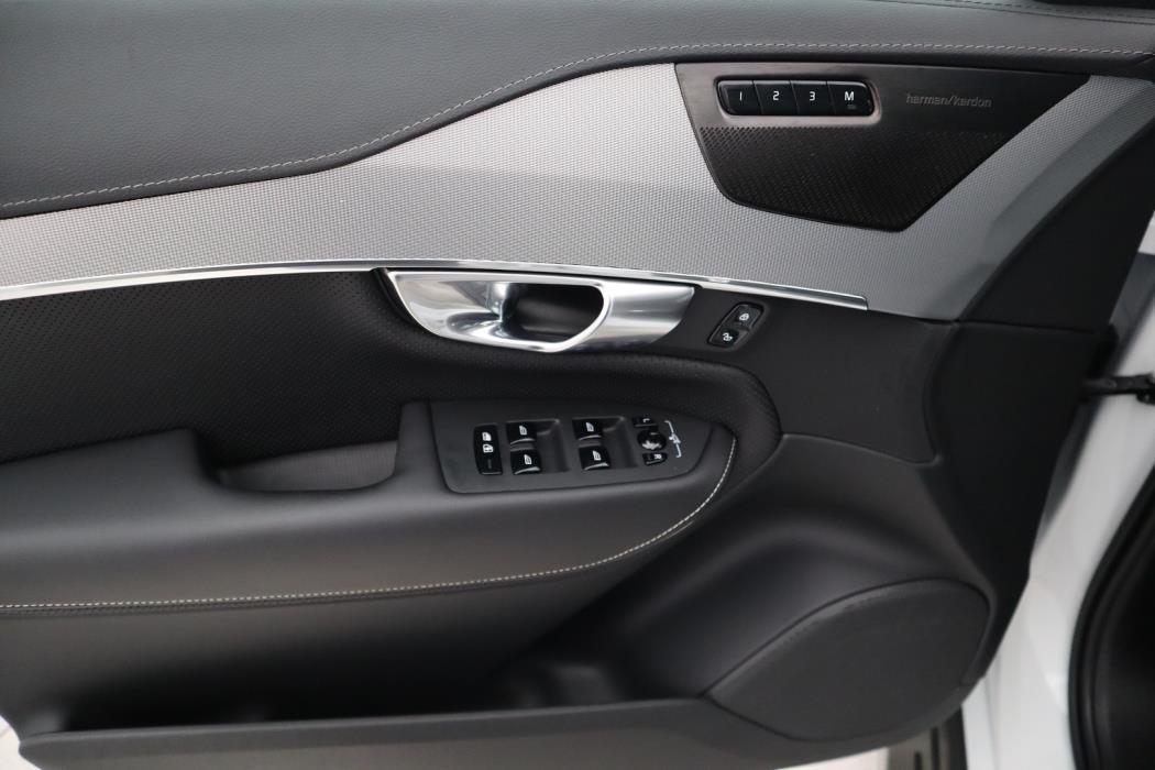 VOLVO XC90 2023