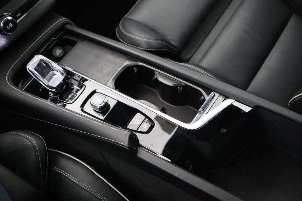 VOLVO XC90 2023