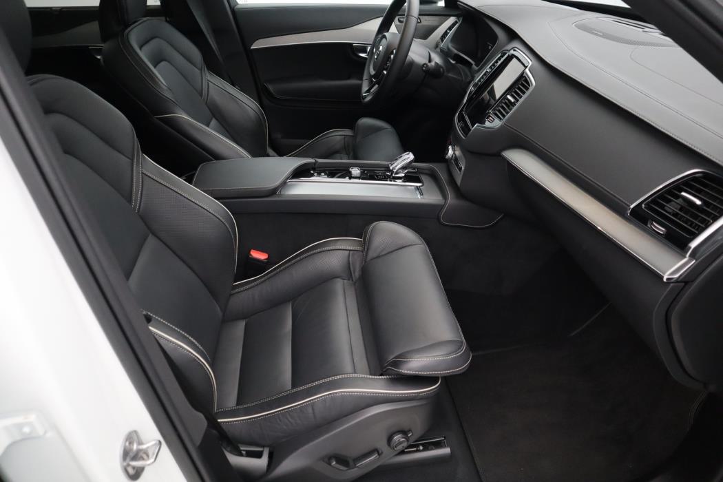 VOLVO XC90 2023