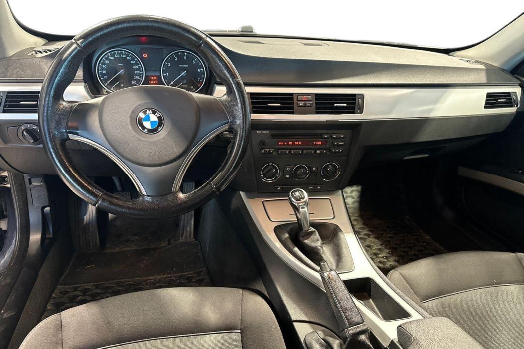BMW 320 2008
