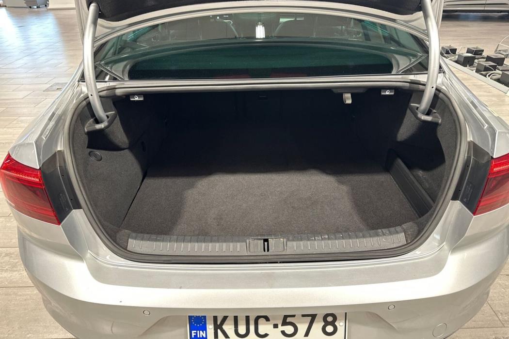 VOLKSWAGEN Passat 2021