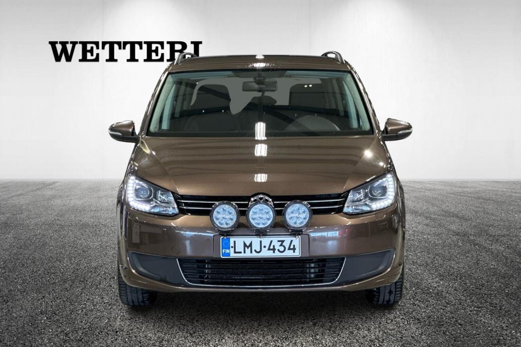 VOLKSWAGEN Touran 2013