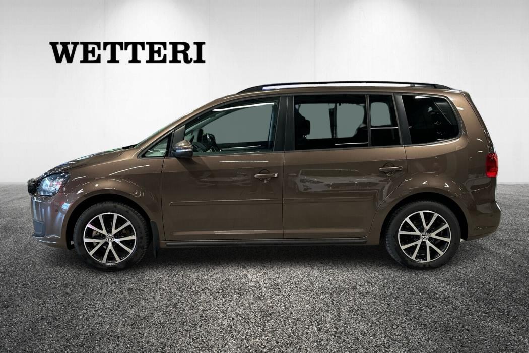 VOLKSWAGEN Touran 2013