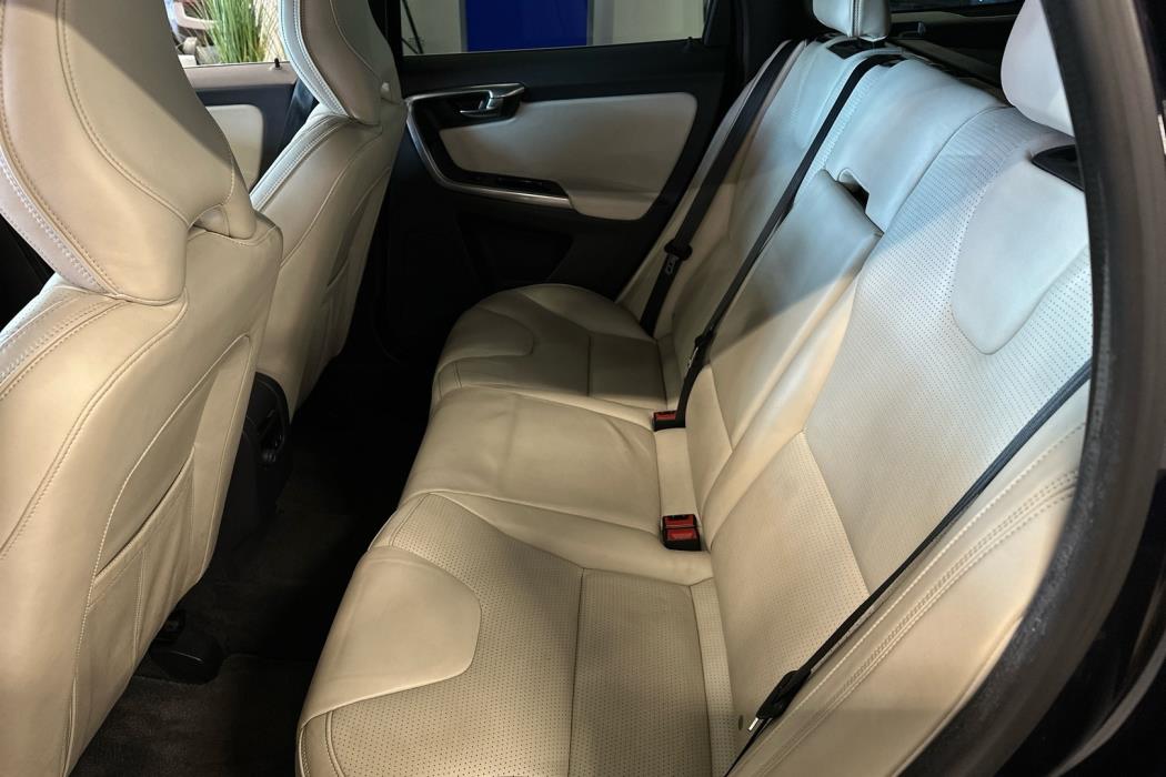 VOLVO XC60 2017
