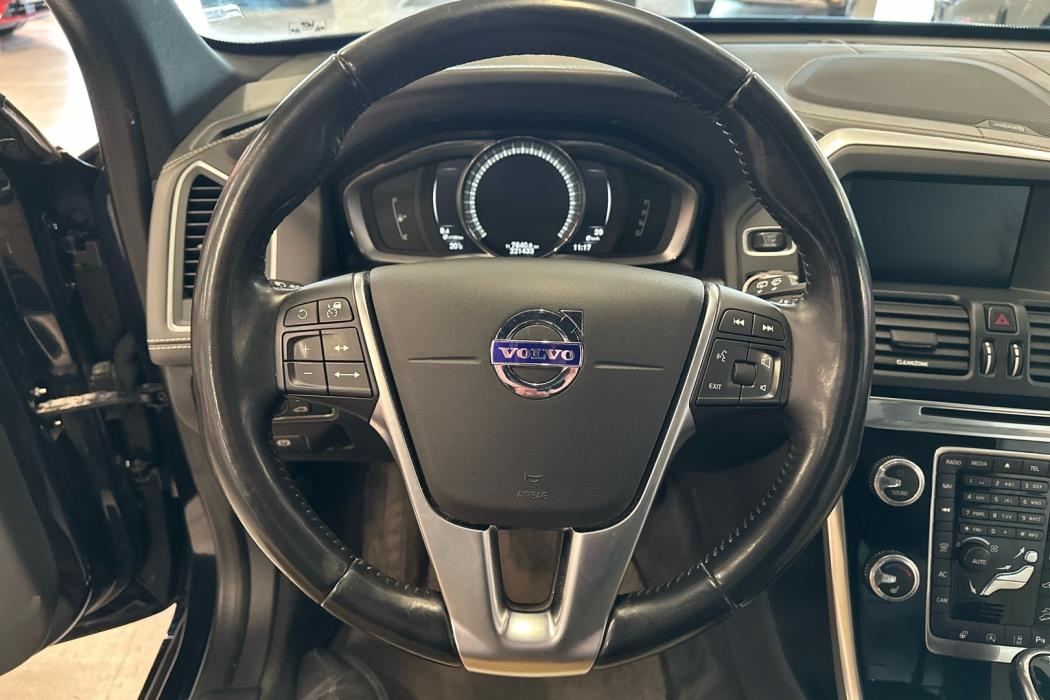 VOLVO XC60 2017