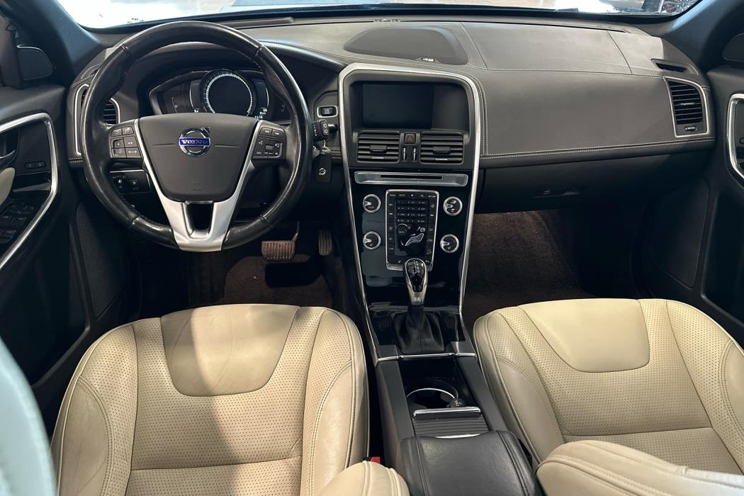 VOLVO XC60 2017