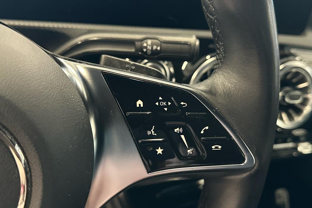 MERCEDES-BENZ CLA 2023