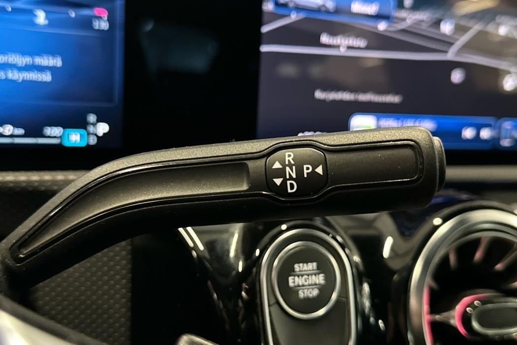 MERCEDES-BENZ CLA 2023