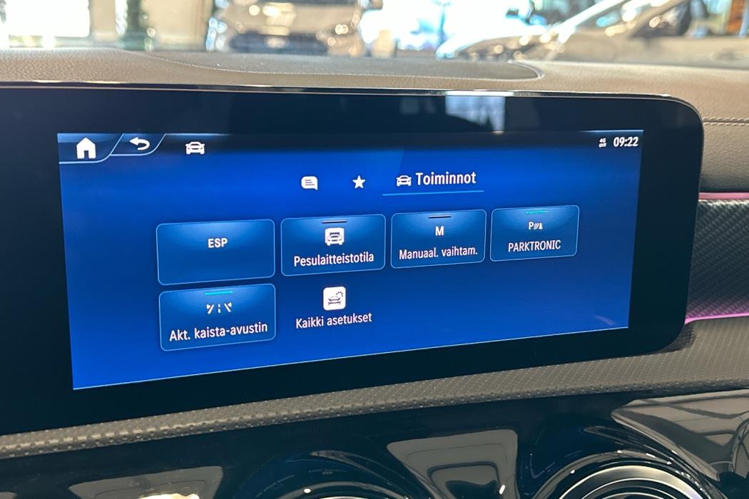 MERCEDES-BENZ CLA 2023