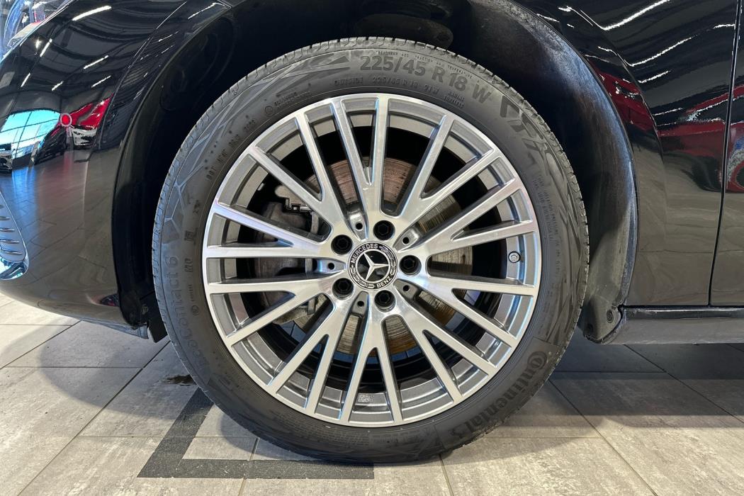 MERCEDES-BENZ CLA 2023