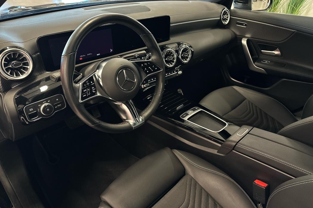 MERCEDES-BENZ CLA 2023