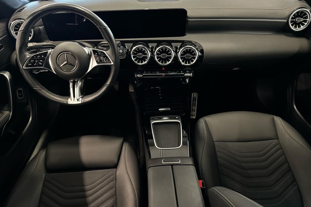 MERCEDES-BENZ CLA 2023