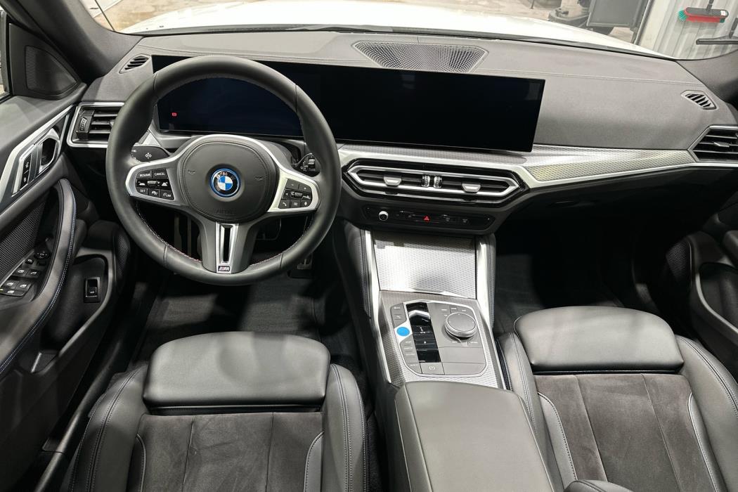 BMW i4 2023