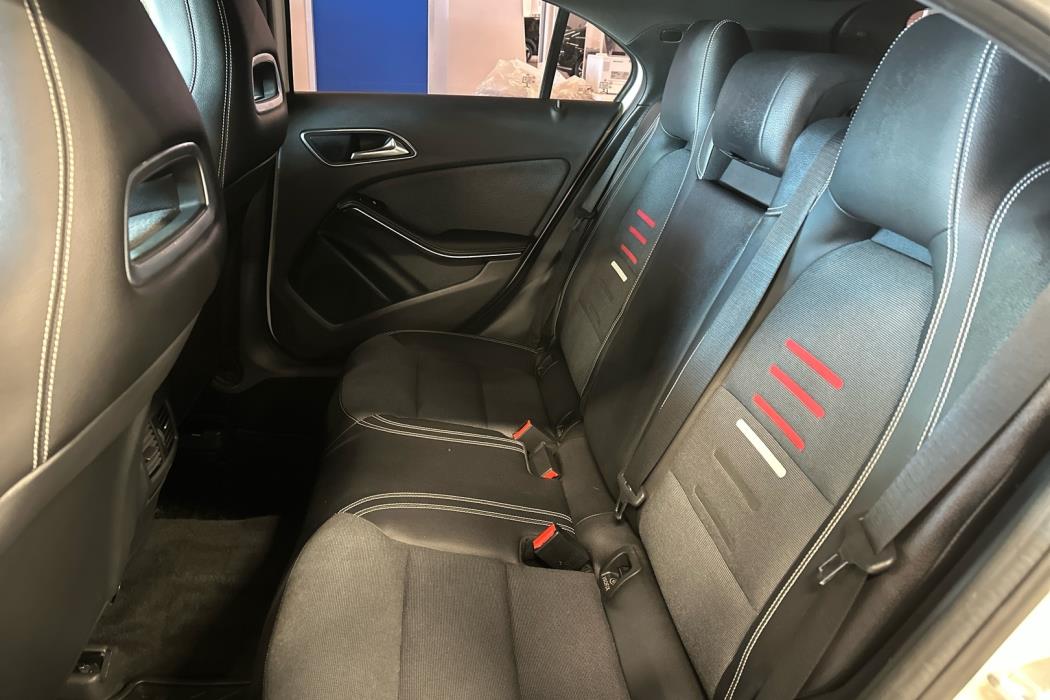 MERCEDES-BENZ A 2016
