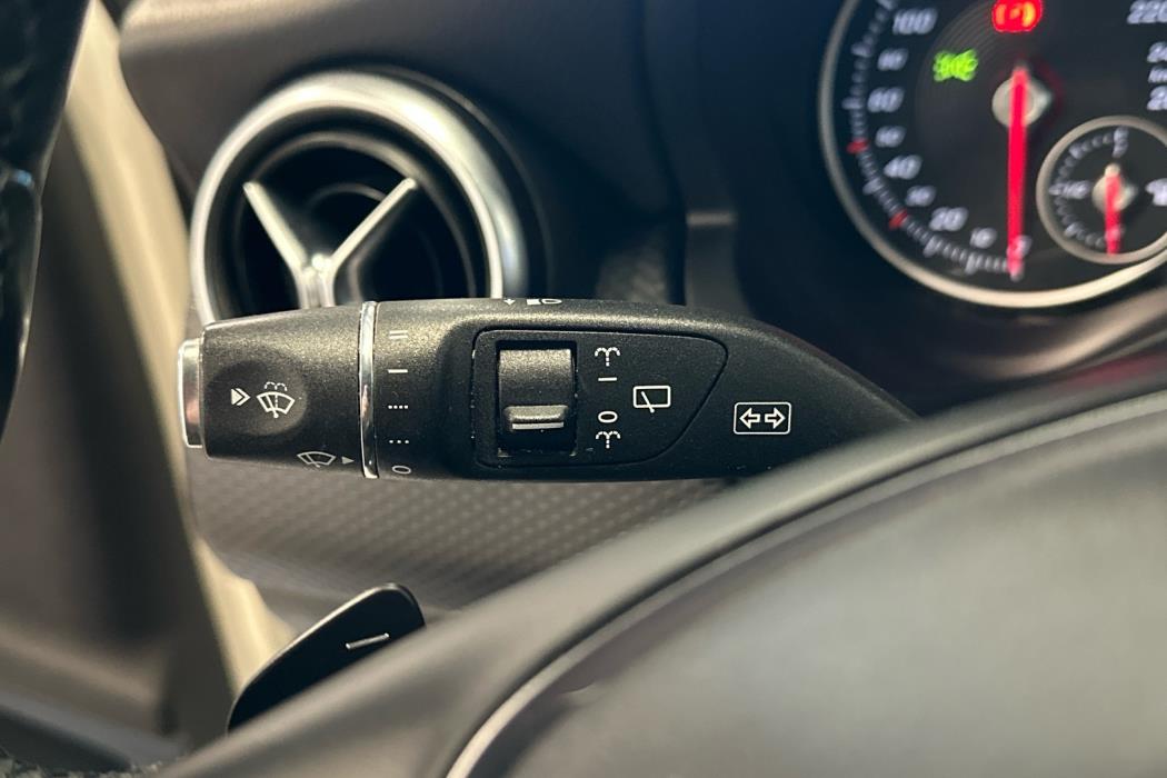 MERCEDES-BENZ A 2016