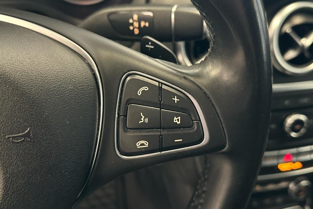 MERCEDES-BENZ A 2016