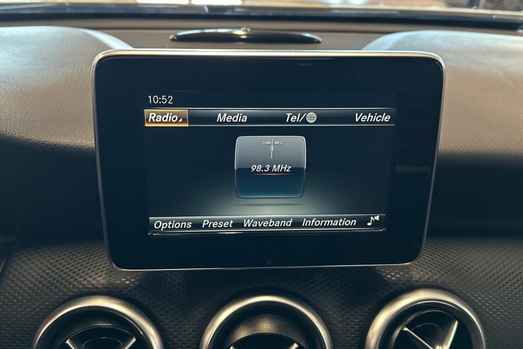 MERCEDES-BENZ A 2016