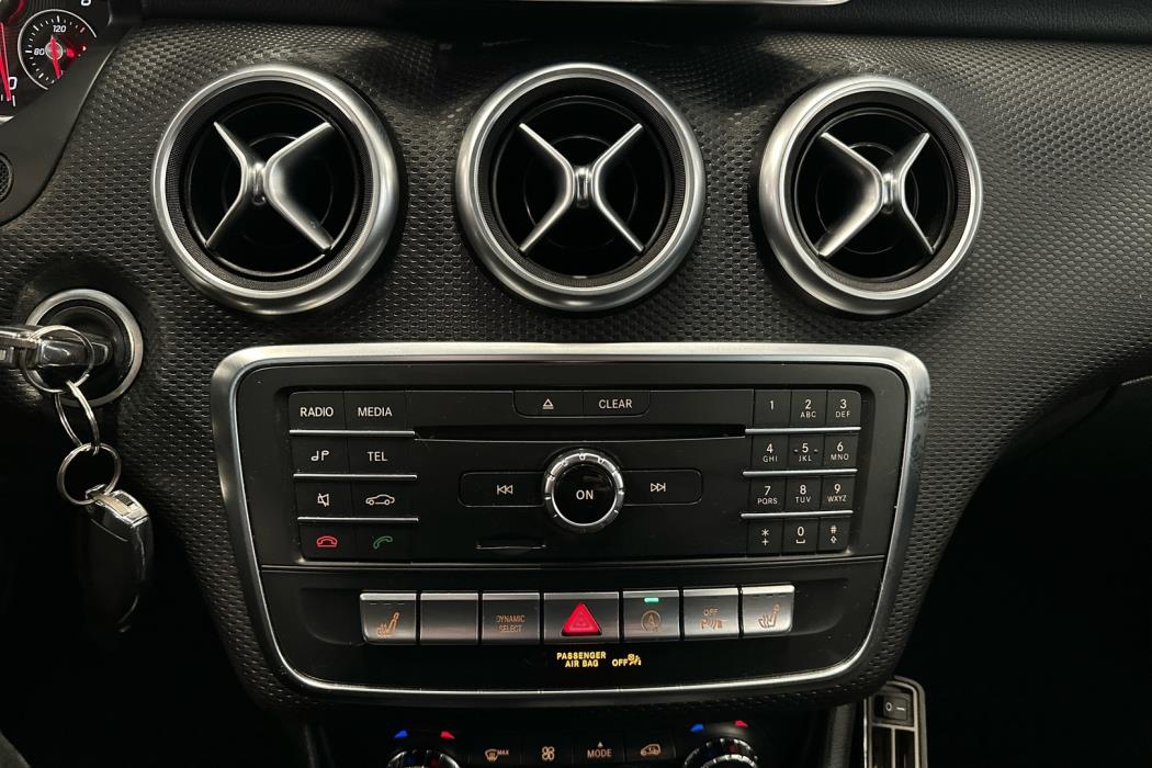 MERCEDES-BENZ A 2016