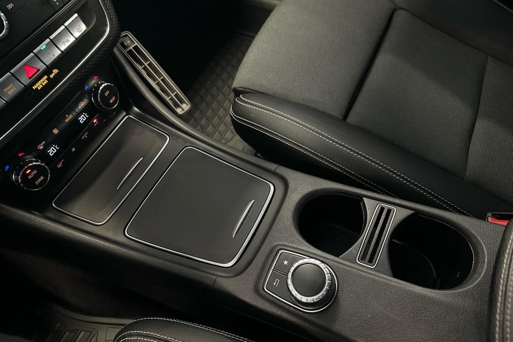 MERCEDES-BENZ A 2016
