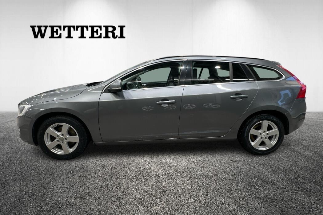 VOLVO V60 2015