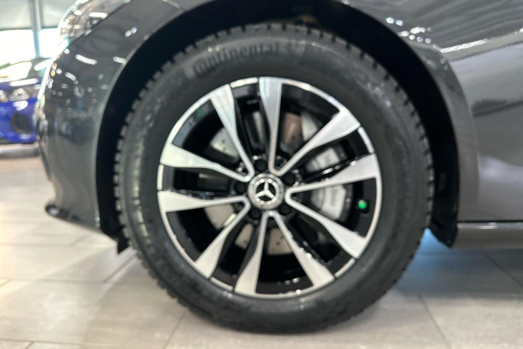 MERCEDES-BENZ C 2024