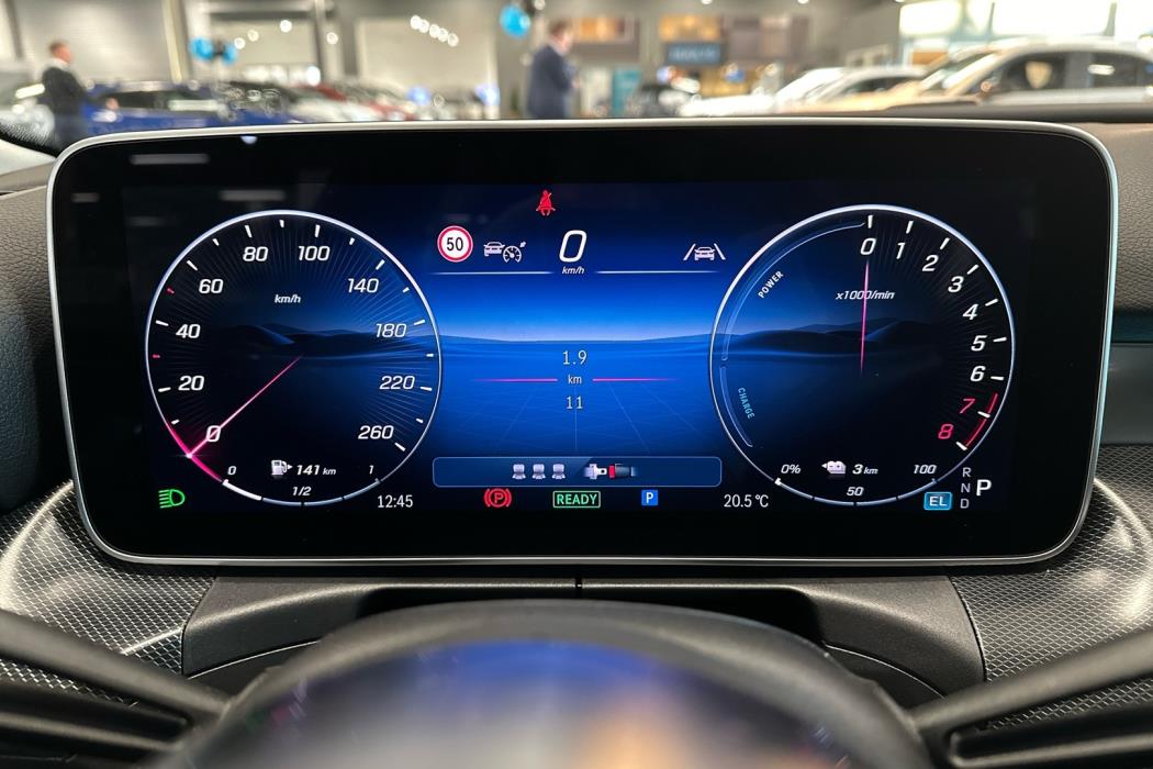 MERCEDES-BENZ C 2024