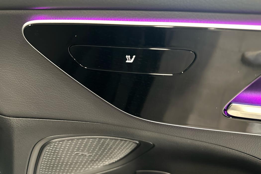 MERCEDES-BENZ C 2024
