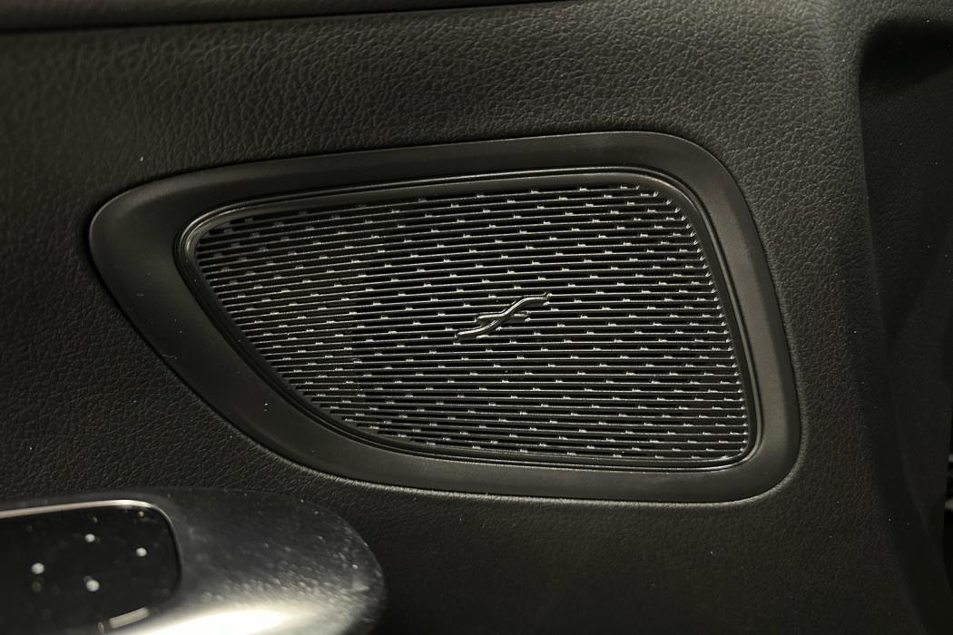 MERCEDES-BENZ C 2024