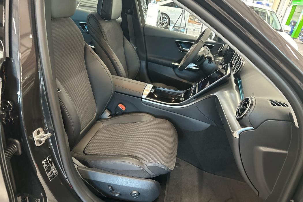 MERCEDES-BENZ C 2024