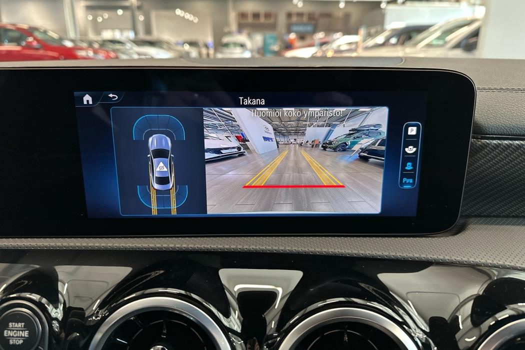 MERCEDES-BENZ CLA 2025