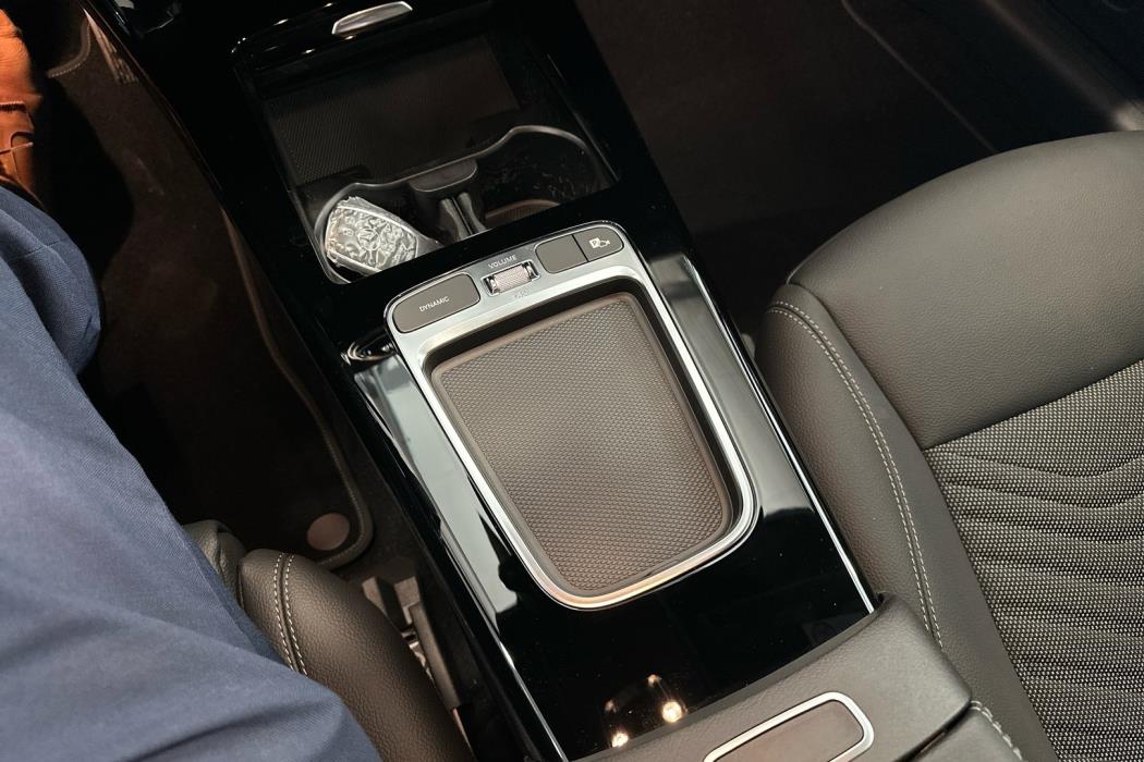 MERCEDES-BENZ CLA 2025