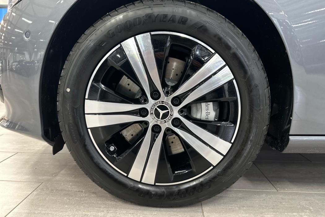 MERCEDES-BENZ C 2025