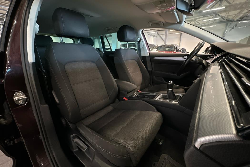 VOLKSWAGEN Passat 2016