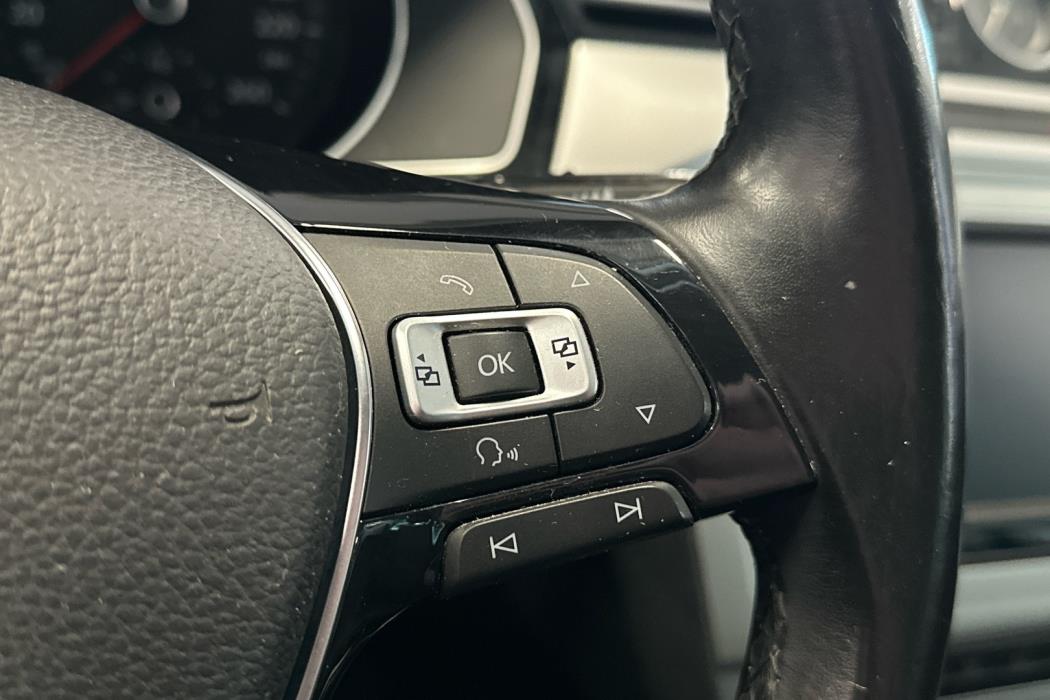 VOLKSWAGEN Passat 2016
