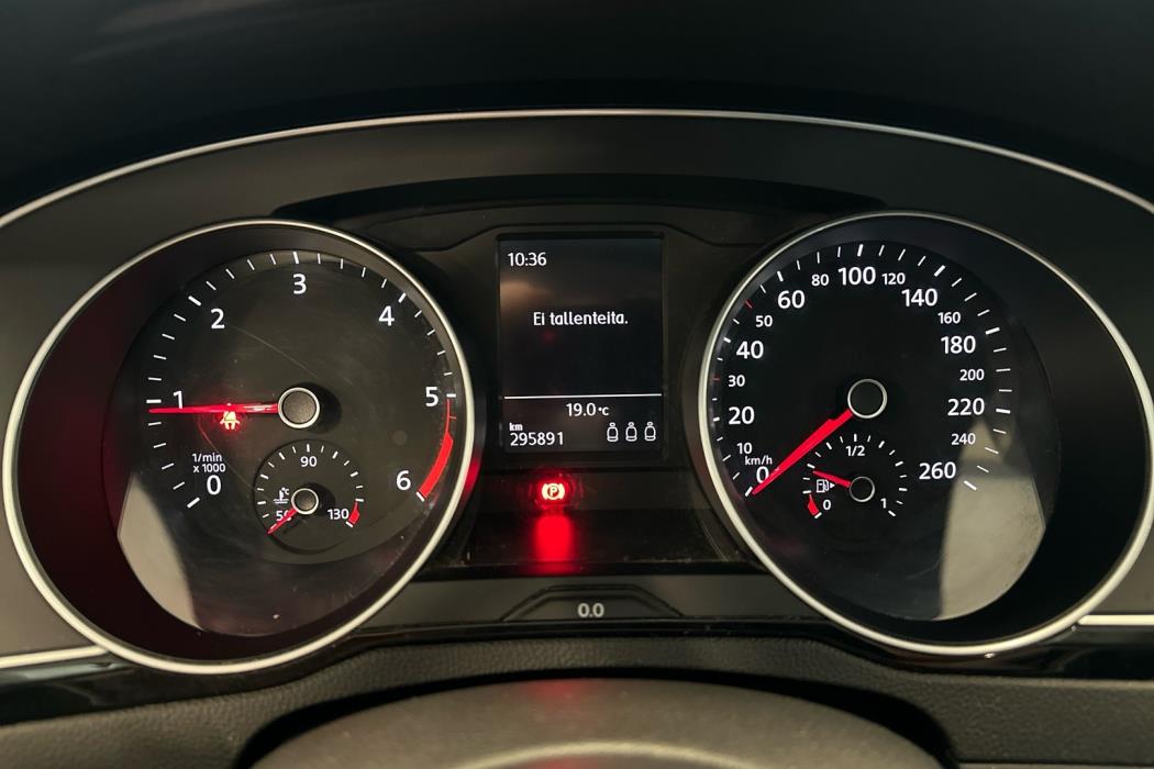 VOLKSWAGEN Passat 2016