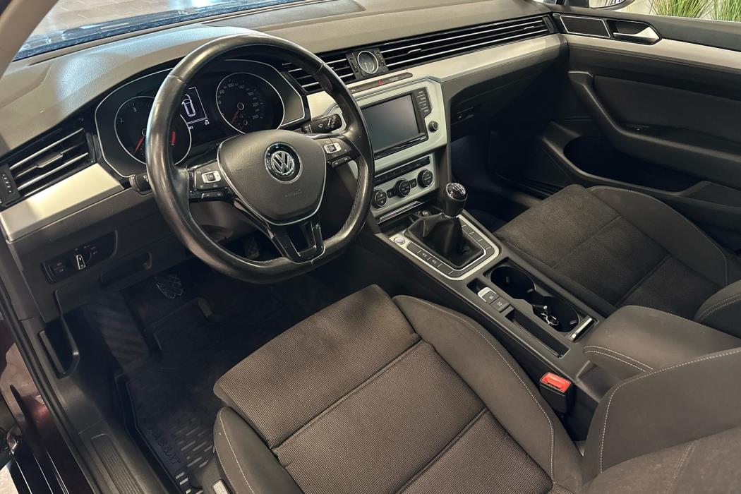 VOLKSWAGEN Passat 2016