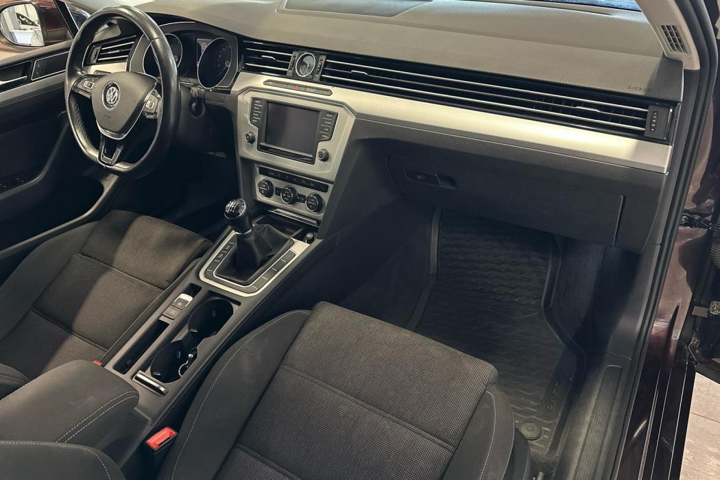 VOLKSWAGEN Passat 2016