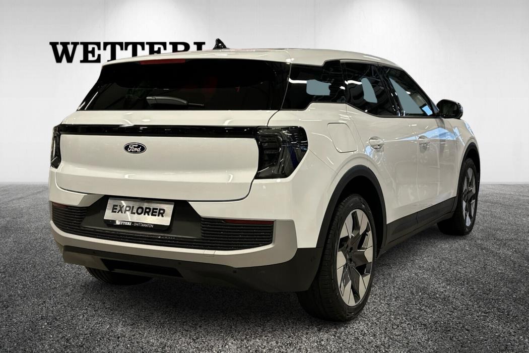 FORD EXPLORER 2026