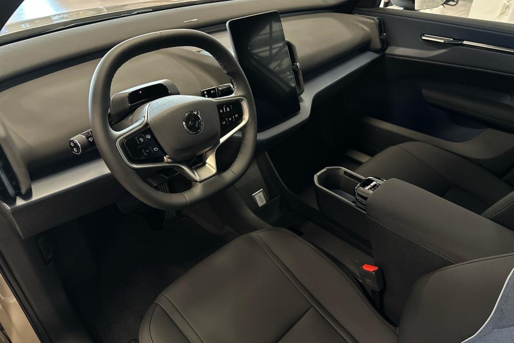 VOLVO EX30 2026