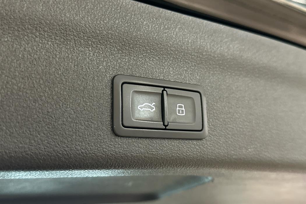 AUDI A6 2023