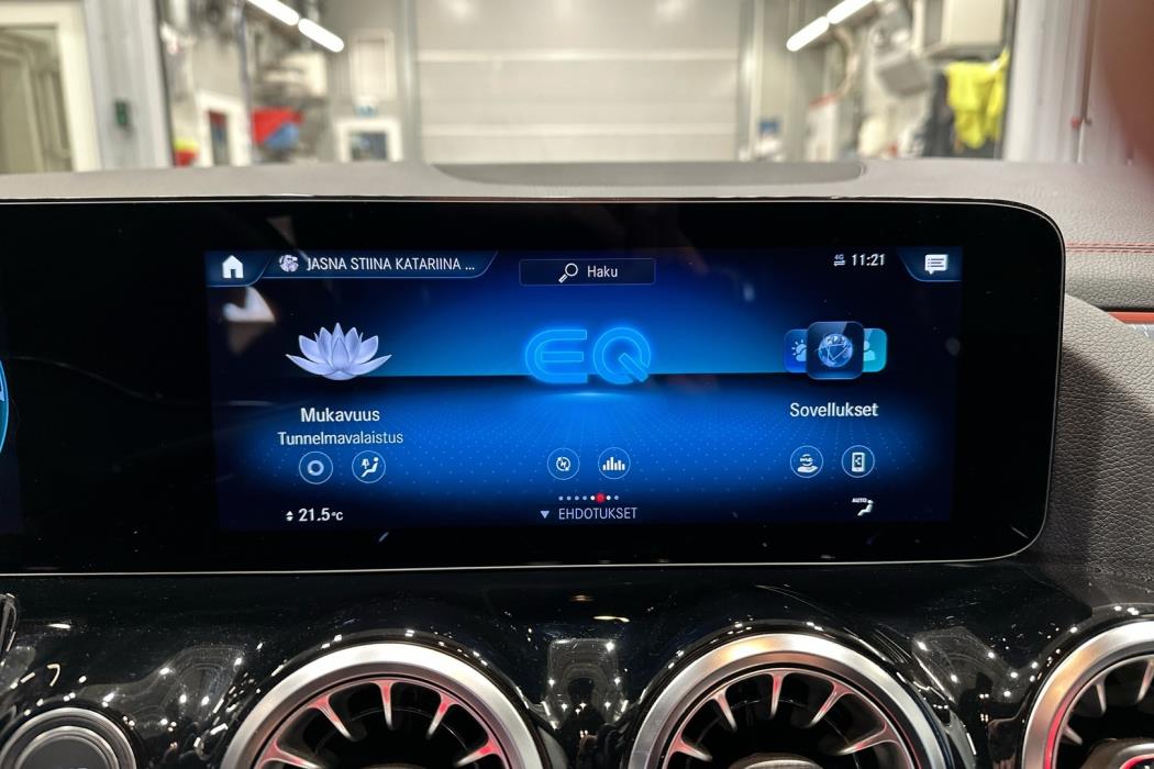 MERCEDES-BENZ EQA 2022