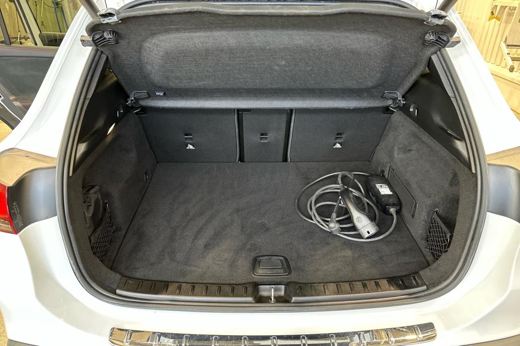 MERCEDES-BENZ EQA 2022