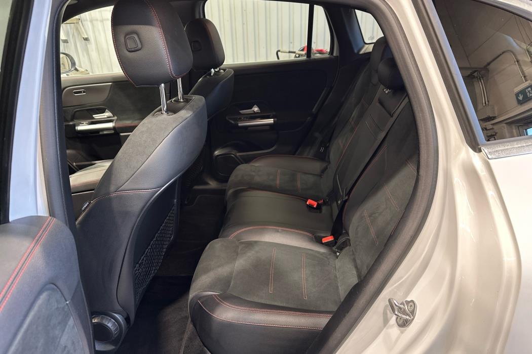 MERCEDES-BENZ EQA 2022