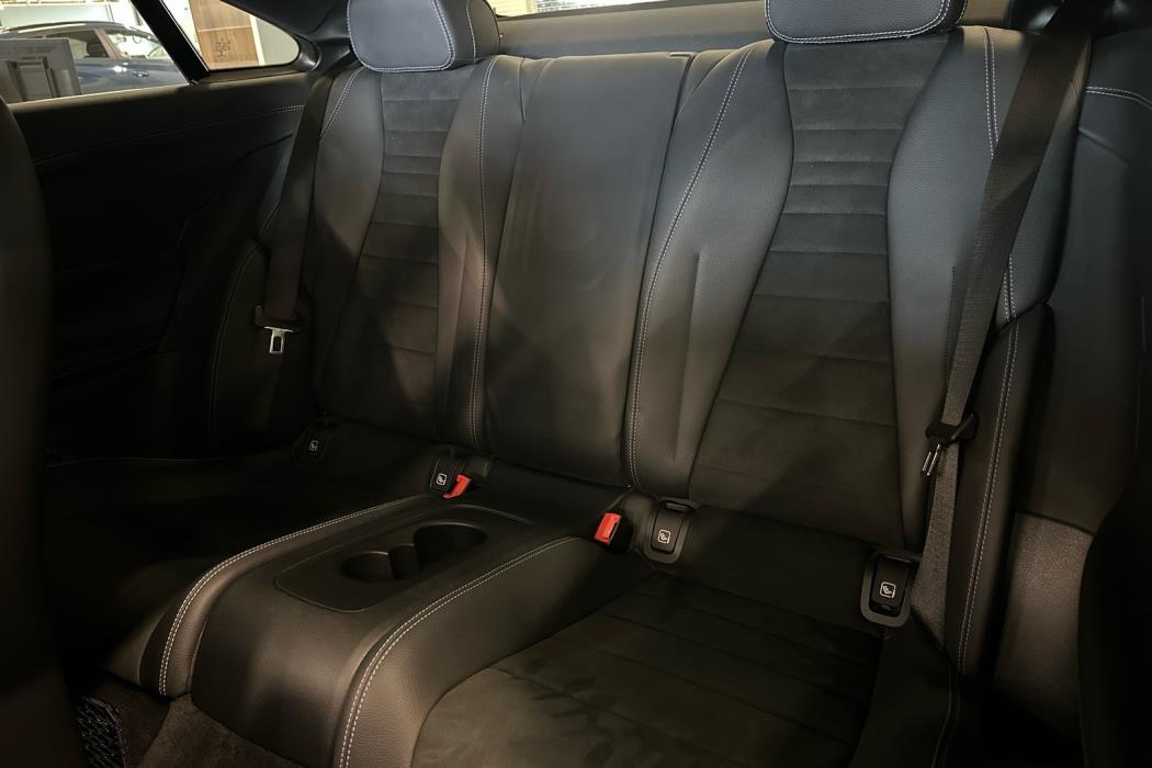 MERCEDES-BENZ E 2019