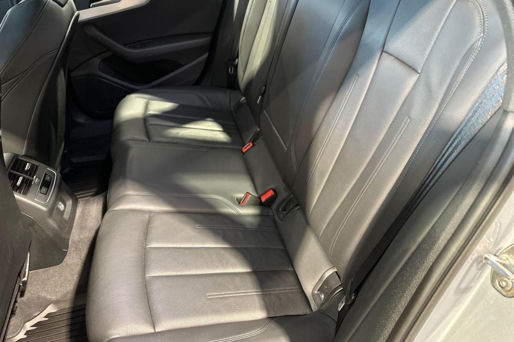 AUDI A4 2019